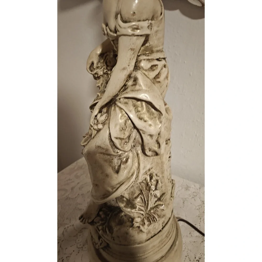 Vintage Early-mid 20th Century Plaster Mold Figural Table Lamp. Needs Re-wired
